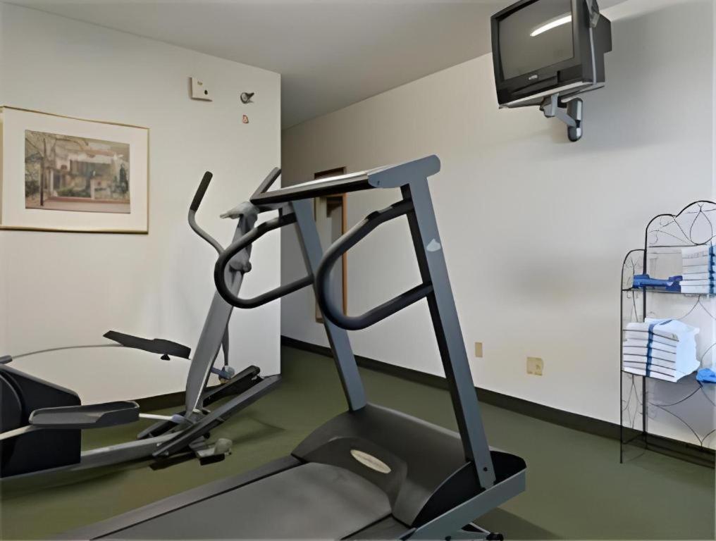 Clarion Pointe - Greensboro Coliseum Area Екстериор снимка