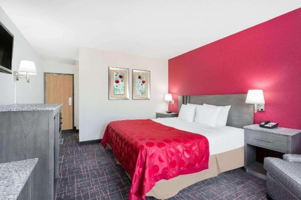 Clarion Pointe - Greensboro Coliseum Area Екстериор снимка