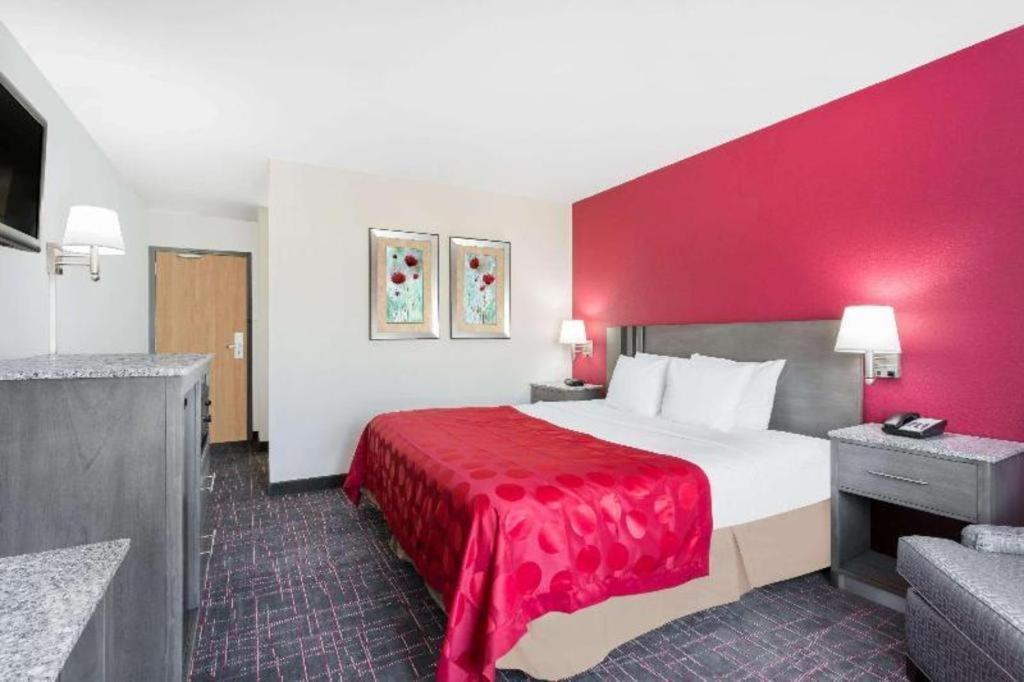 Clarion Pointe - Greensboro Coliseum Area Екстериор снимка