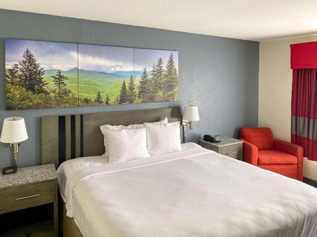 Clarion Pointe - Greensboro Coliseum Area Екстериор снимка