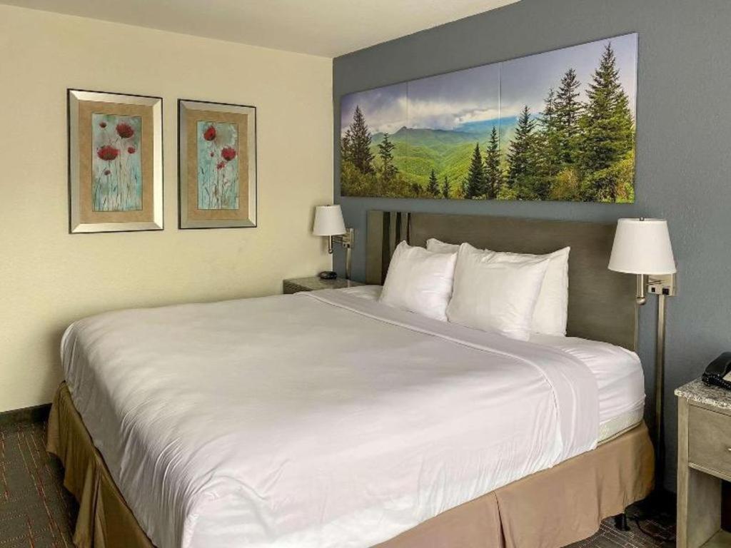 Clarion Pointe - Greensboro Coliseum Area Екстериор снимка