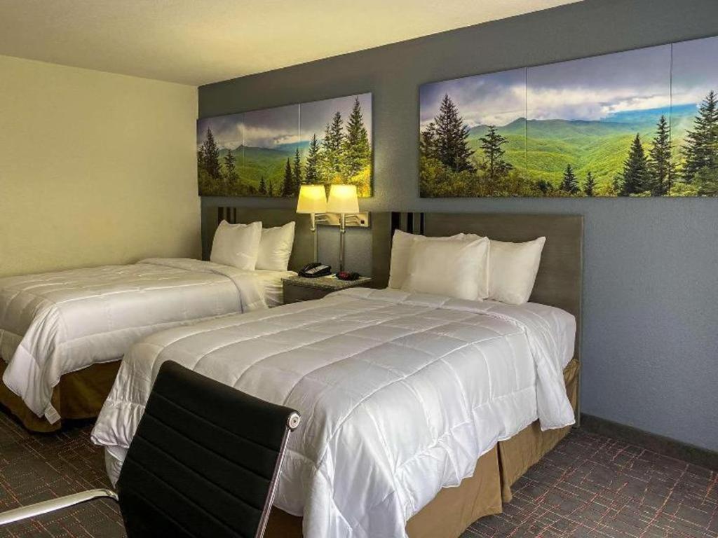 Clarion Pointe - Greensboro Coliseum Area Екстериор снимка