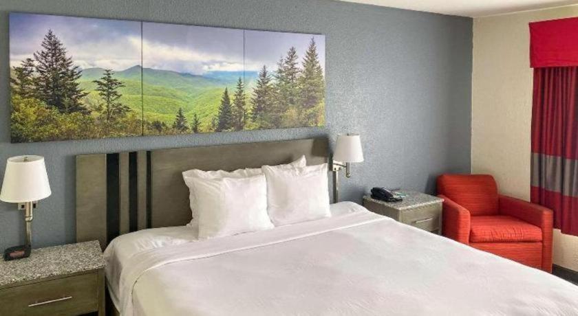 Clarion Pointe - Greensboro Coliseum Area Екстериор снимка