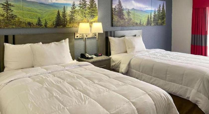 Clarion Pointe - Greensboro Coliseum Area Екстериор снимка