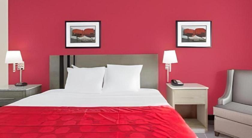 Clarion Pointe - Greensboro Coliseum Area Екстериор снимка